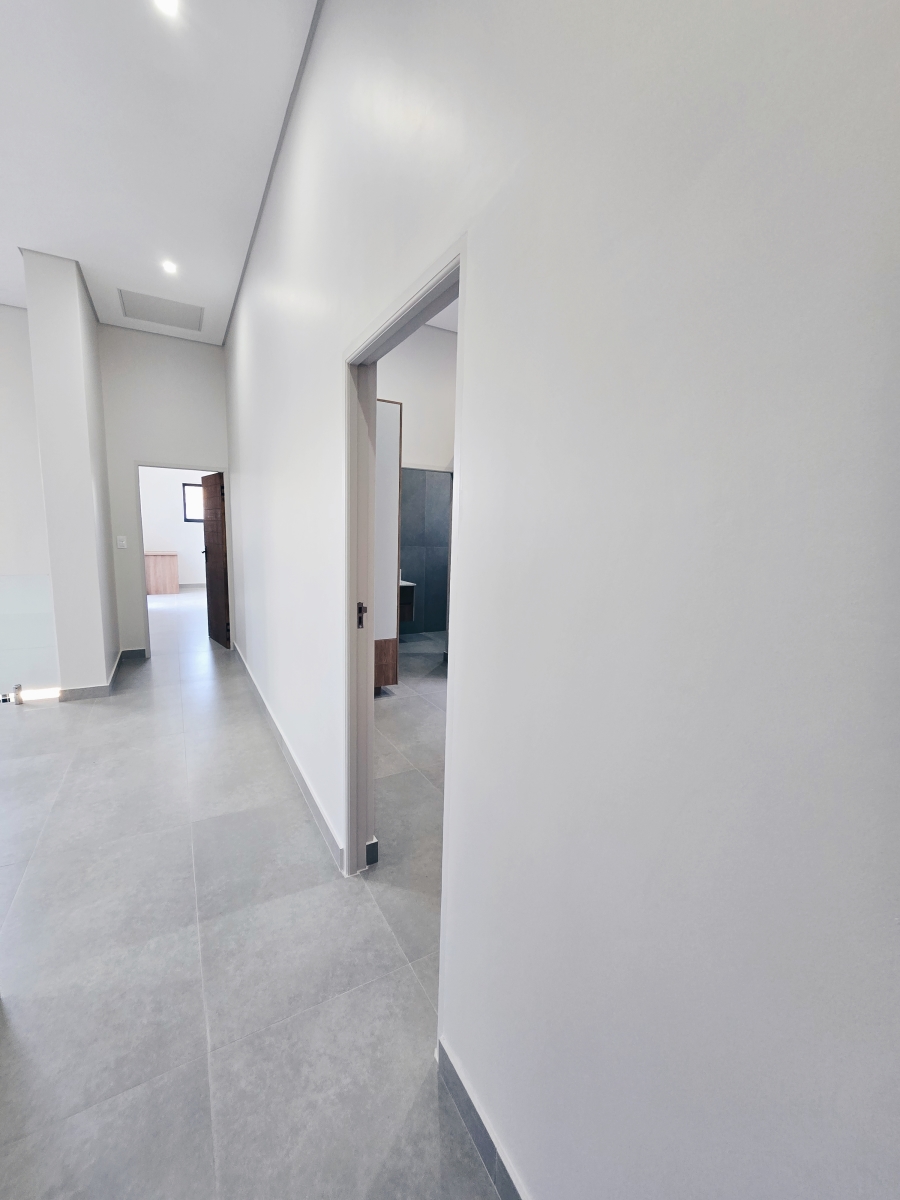 5 Bedroom Property for Sale in Outeniquasbosch Western Cape